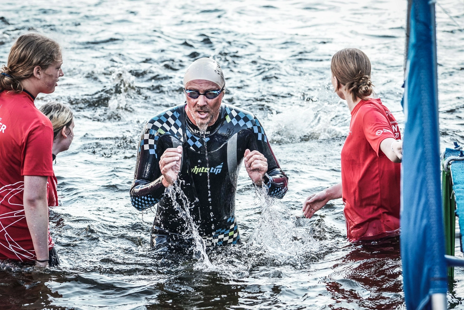 Mokurai - Akademie für Resilienz und Gewaltprävention - Menschen im Wasser